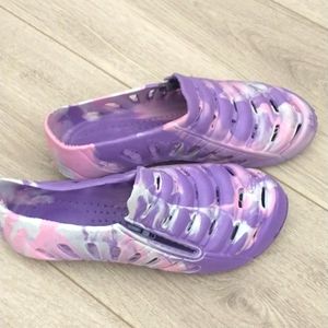 Crocs look alike no name size 39 fits 8 new never worn